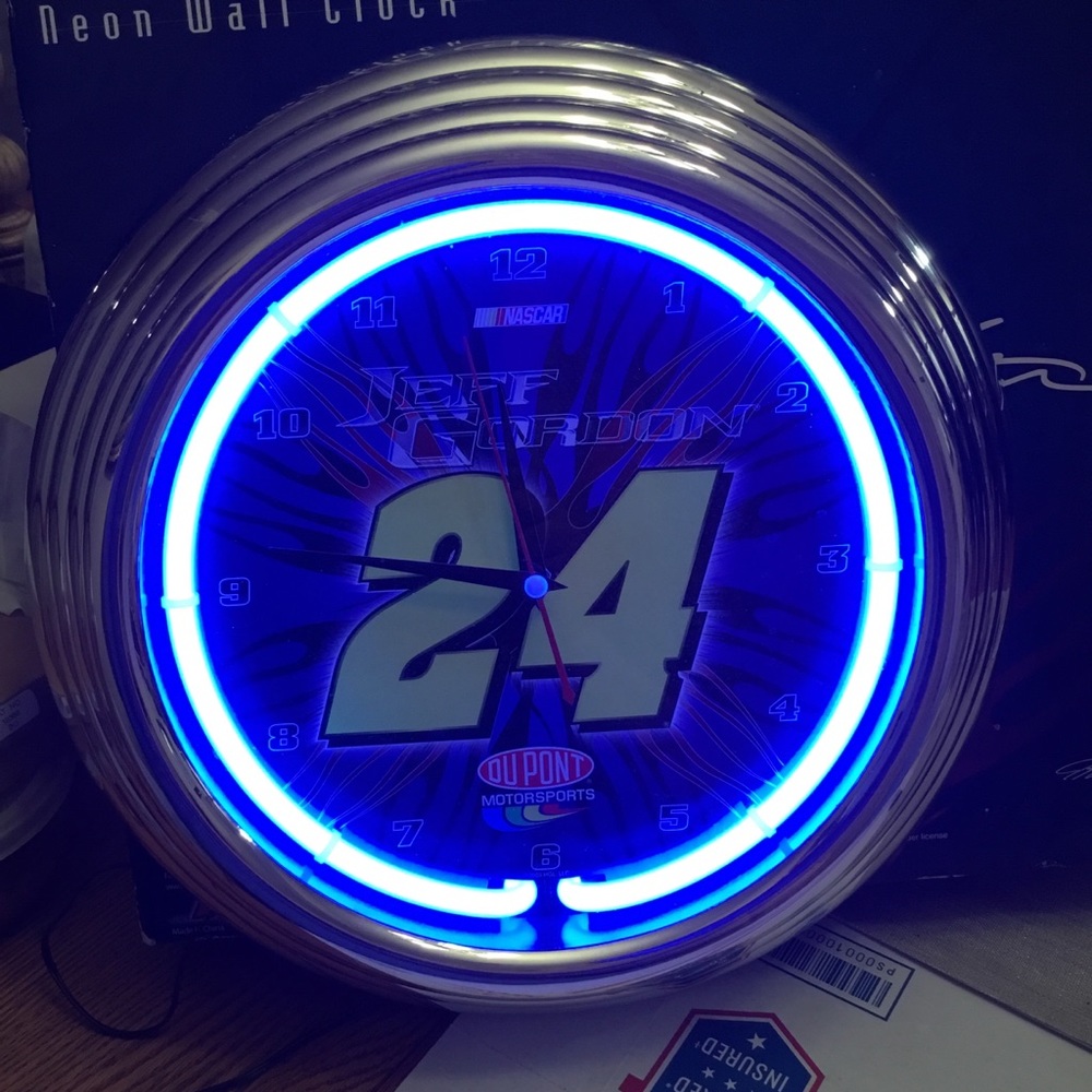 NASCAR JEFF GORDON NEON WALL CLOCK 14.5 DIAMETER